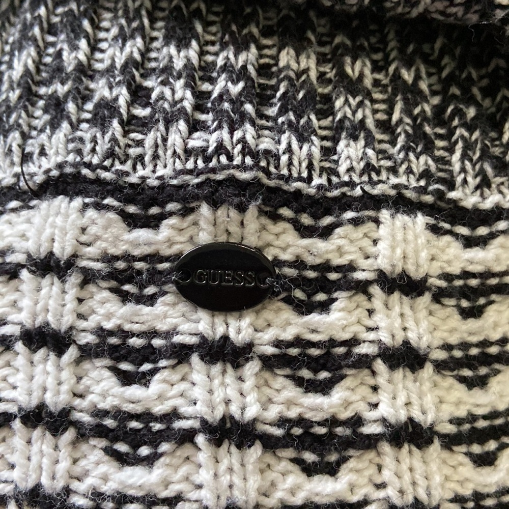 GUESS cropped cowl neck black and white knit sweater. Cold shoulder. Size small - Picture 8 of 10